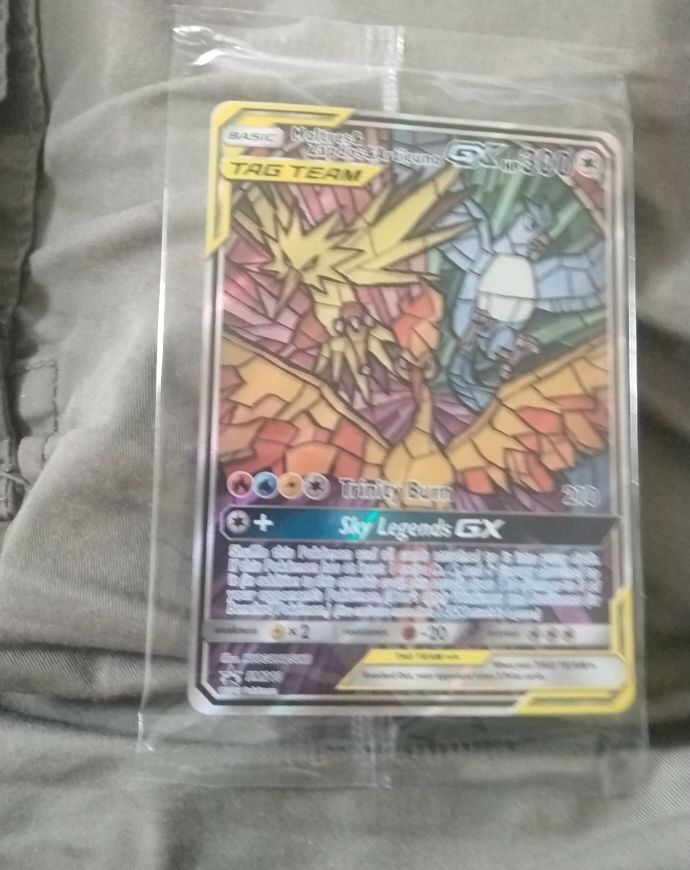2019 Pokémon SM210 Moltres, Zapdos & Articuno GX — front