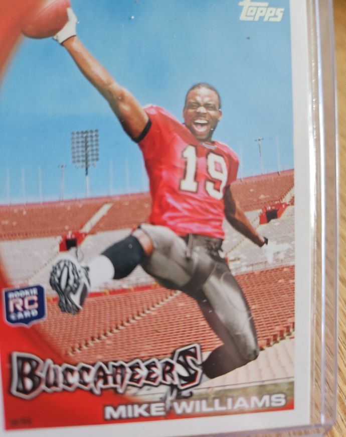 2010 Topps #44 Mike Williams Rookie Tampa Bay Buccaneers — front