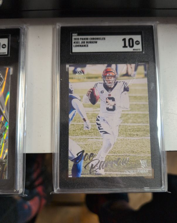 2020 Panini Chronicles #201 Joe Burrow Luminance — front