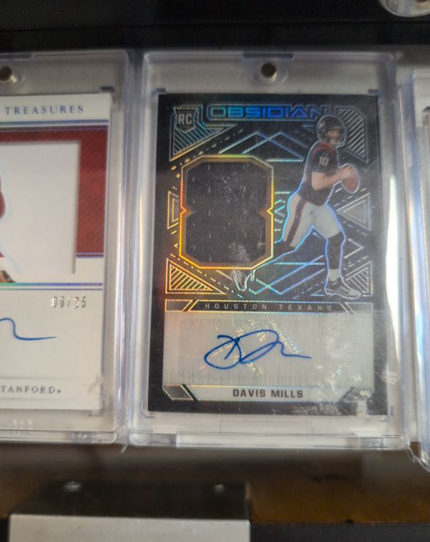 2021 Panini Obsidian Rookie Patch Auto Davis Mills — front