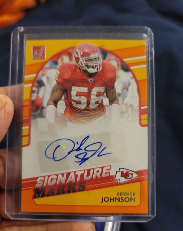 2021 Donruss Signature Marks #SM27 Derrick Johnson — front