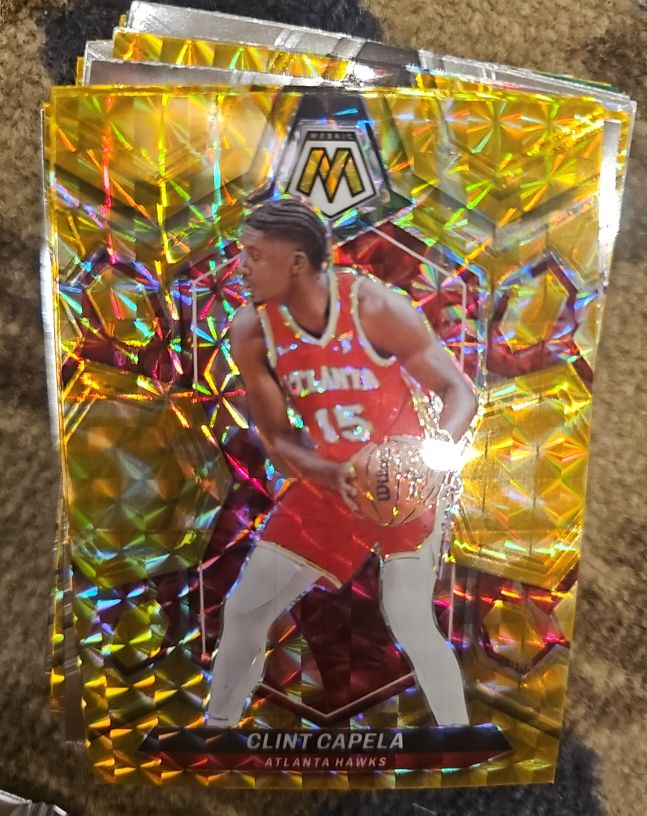 2021-22 Panini Mosaic Green Prizm #187 Clint Capela — front