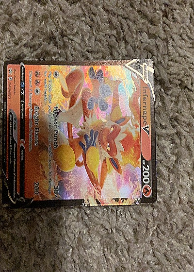 2022 Pokémon TCG SWSH Infernape V #147 — front