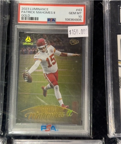 2023 Panini Luminance #43 Patrick Mahomes II Gold — front