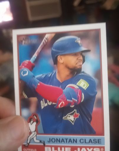 2025 Topps Heritage Chrome #327 Jonatan Clase — front