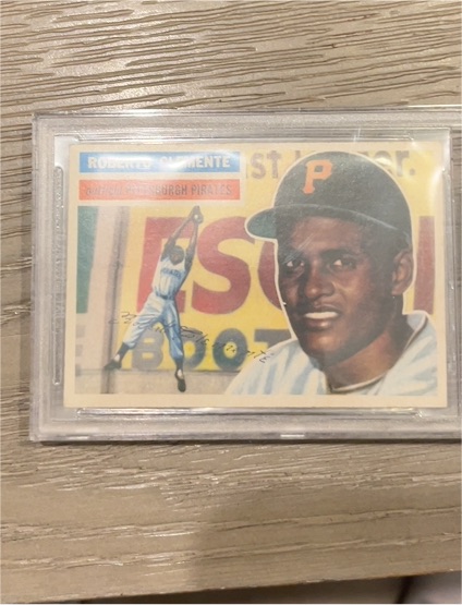 1956 Topps #33 Roberto Clemente — front