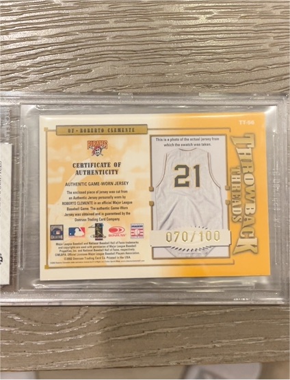 2002 Donruss Throwback Threads TT-56 Roberto Clemente — front