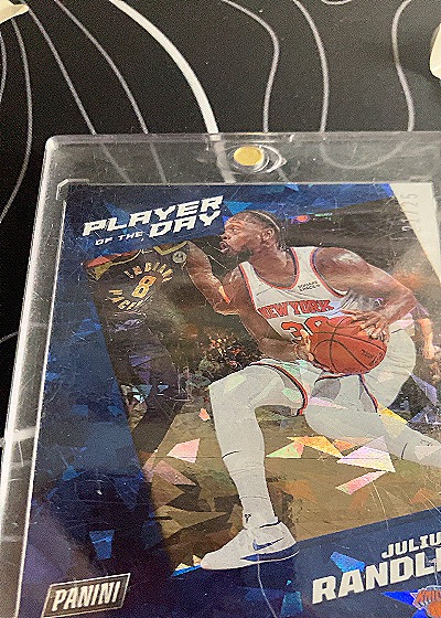 2021-22 Panini Player of the Day #34 Julius Randle — front