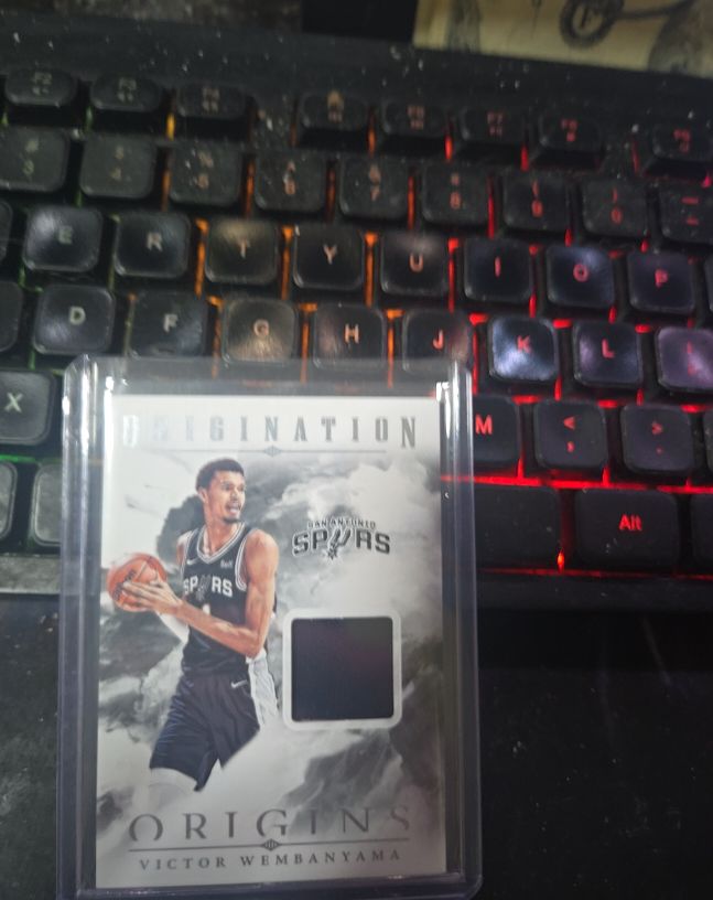 2024-25 Panini Origins #OM-VWE Victor Wembanyama Origination Jersey Relic — front