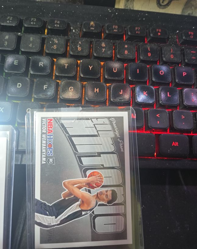 2023-24 Panini NBA Hoops Rookie Greetings #1 Victor Wembanyama — front