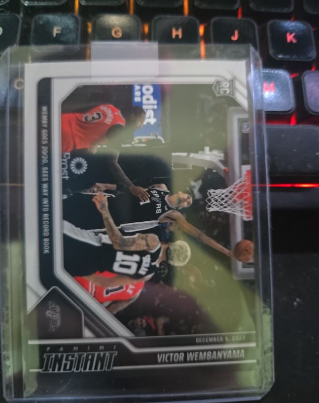 2023-24 Panini Instant #143 Victor Wembanyama — front