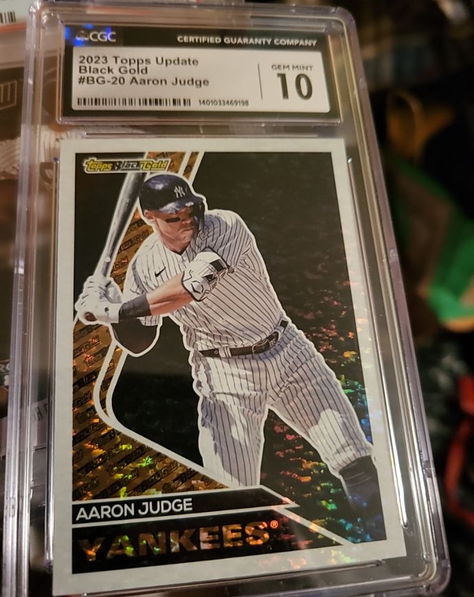 2023 Topps Update Black Gold #BG-20 Aaron Judge — front