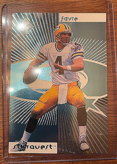 1998 Upper Deck UD Choice Starquest #4 Brett Favre — front