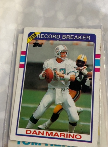 1989 Topps #5 Dan Marino — front
