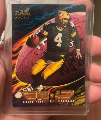 1998 Pacific Aurora NFL Command #4 Brett Favre — front