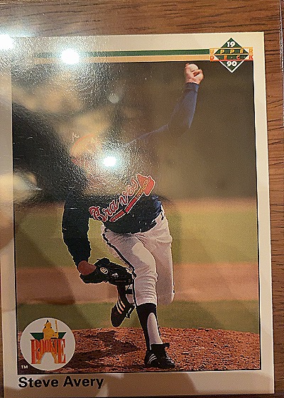 1990 Upper Deck #19 Steve Avery — front