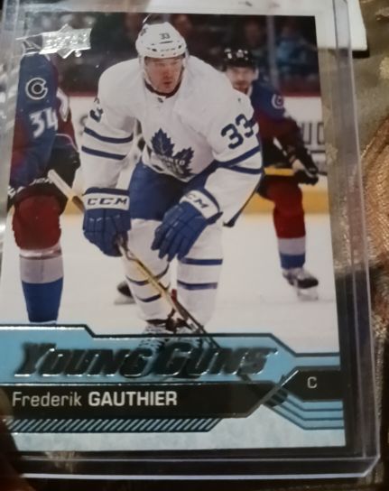 2016-17 Upper Deck Young Guns #460 Frederik Gauthier — front