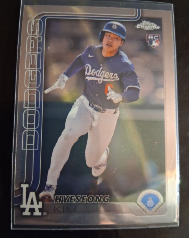 2025 Topps Chrome #152 Hyeseong Kim — front