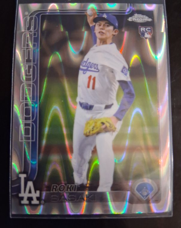 2025 Topps Chrome #217 Roki Sasaki — front