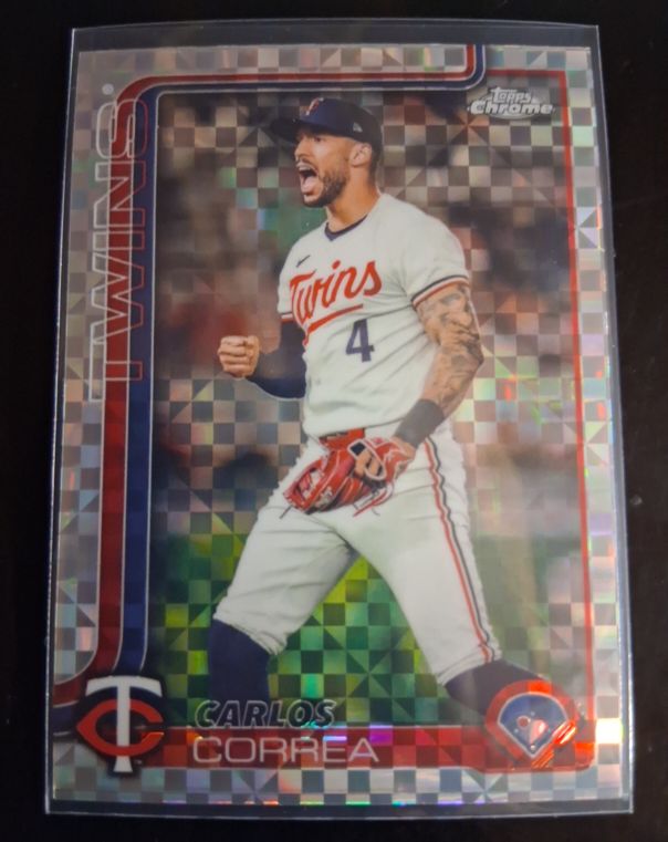 2025 Topps Chrome #204 Carlos Correa — front