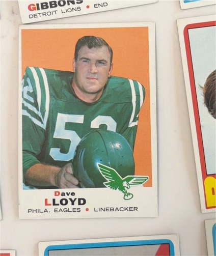 1969 Topps Football #220 Dave Lloyd — front