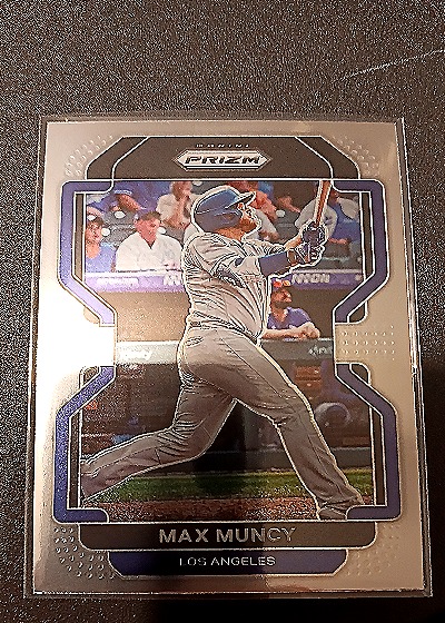 2022 Panini Prizm #42 Max Muncy — front