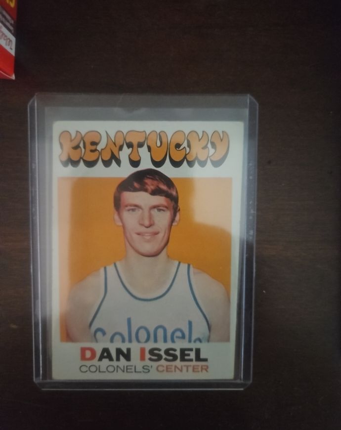 1971 Topps #200 Dan Issel — front
