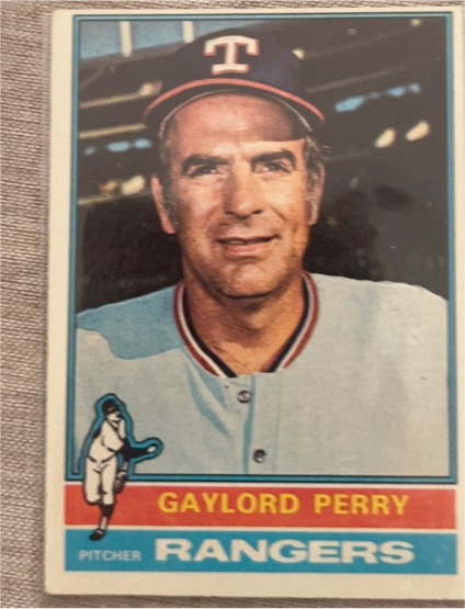 1976 Topps #55 Gaylord Perry — front