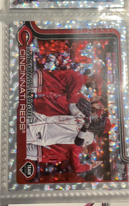 2025 Topps #99 Cincinnati Reds — front