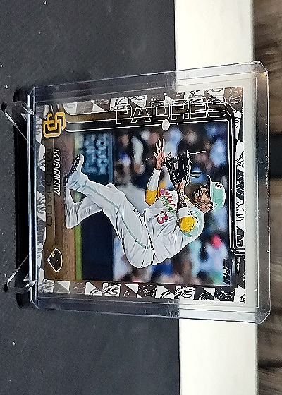 2025 Topps Series 1 #215 Manny Machado — front