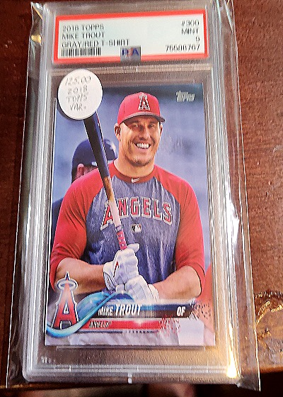 2018 Topps #300 Mike Trout Photo Variation Gray Red Shirt — front