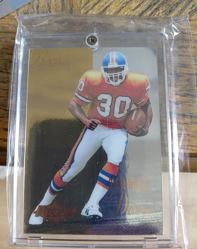 1995 Select Certified #126 Terrell Davis — front