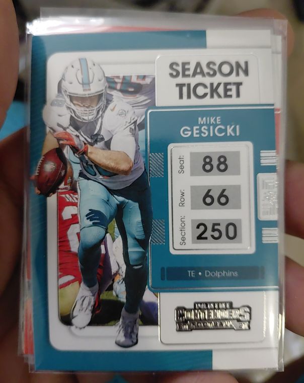 2021 Panini Contenders Season Ticket #62 Mike Gesicki — front