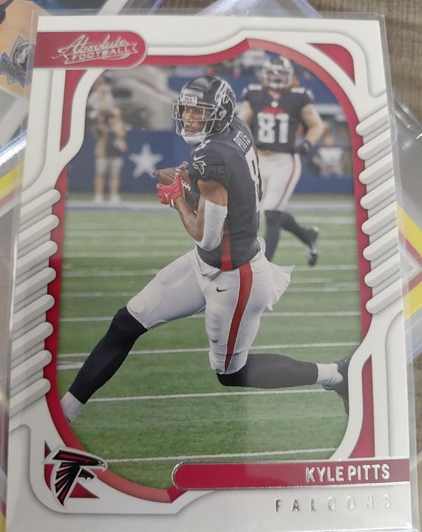 2022 Panini Absolute #2 Kyle Pitts — front
