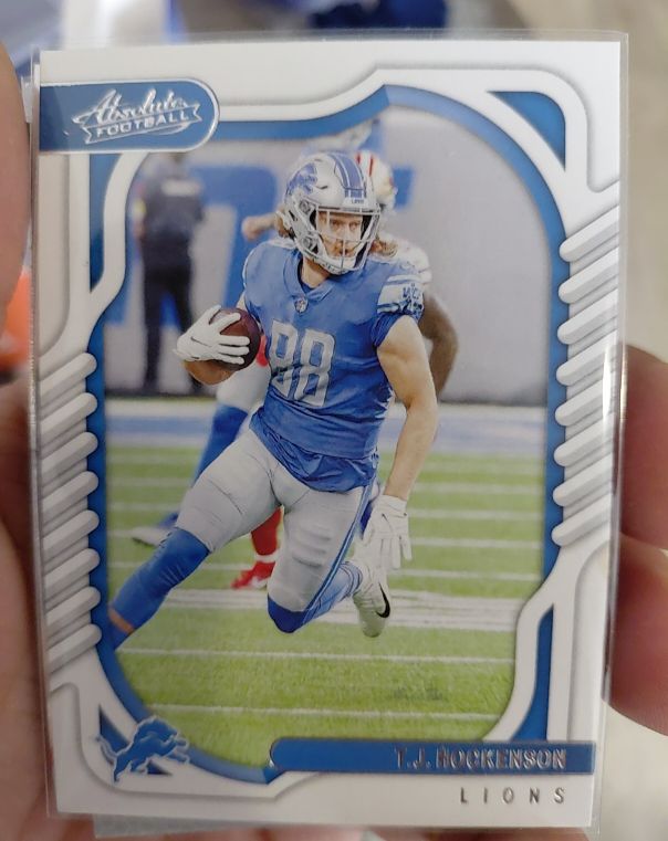 2022 Panini Absolute #40 T.J. Hockenson — front