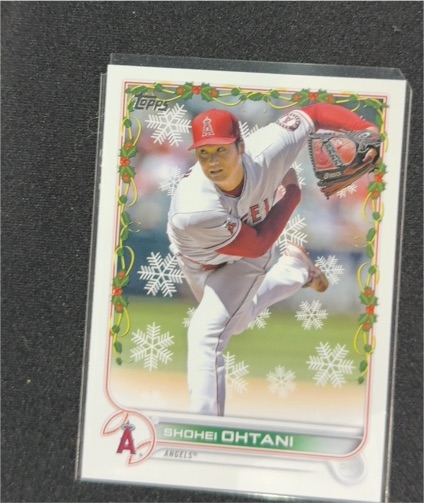 2022 Topps Holiday #HW100 Shohei Ohtani — front