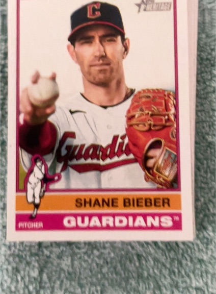 2025 Topps Heritage #477 Shane Bieber — front