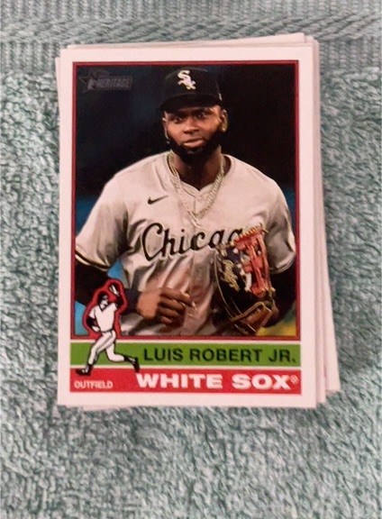 2025 Topps Heritage #241 Luis Robert Jr. — front