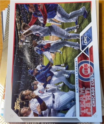 2023 Topps #220 Chicago Cubs — front