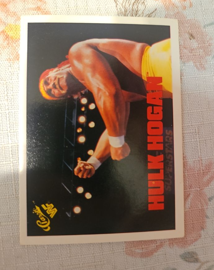 1990 Classic WWF #102 Hulk Hogan — front