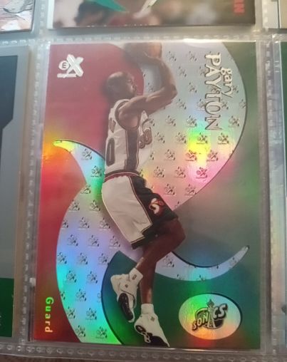 1999-00 Skybox E-X #40 Gary Payton — front