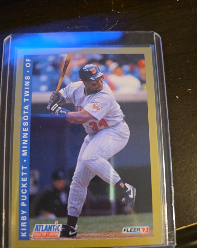 1993 Fleer Atlantic #18 Kirby Puckett Minnesota Twins — front