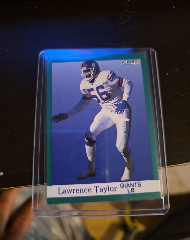 1991 Fleer #319 Lawrence Taylor — front
