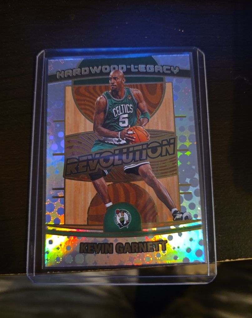 2024-25 Panini Revolution #16 Kevin Garnett Hardwood Legacy — front