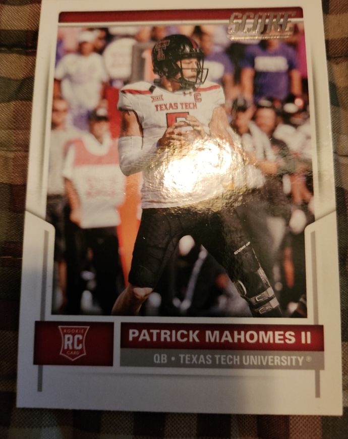 2017 Panini Score #403 Patrick Mahomes II Rookie Card — front