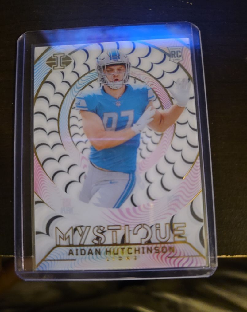 2022 Panini Illusions Mystique #M-40 Aidan Hutchinson — front