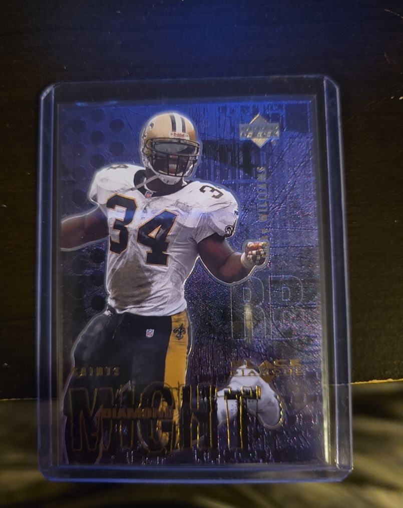 2000 Upper Deck Black Diamond Might #DM8 Plaxico Burress — front