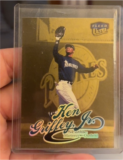 1999 Fleer Ultra #72G Ken Griffey Jr. — front