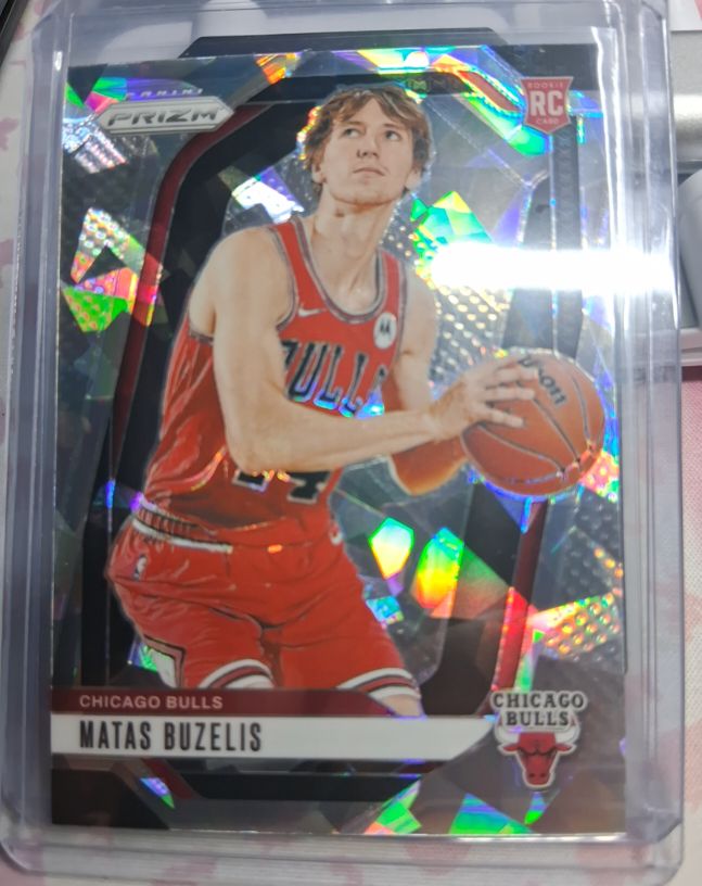 2024-25 Panini Prizm #252 Matas Buzelis — front