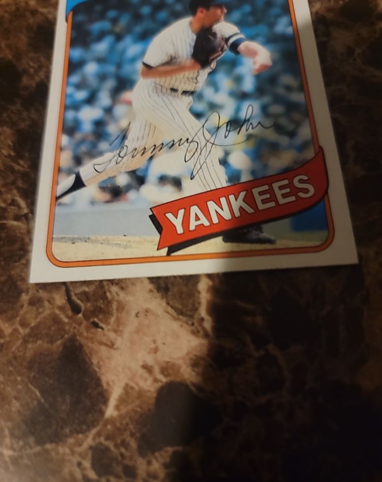 1980 Topps #690 Tommy John — front
